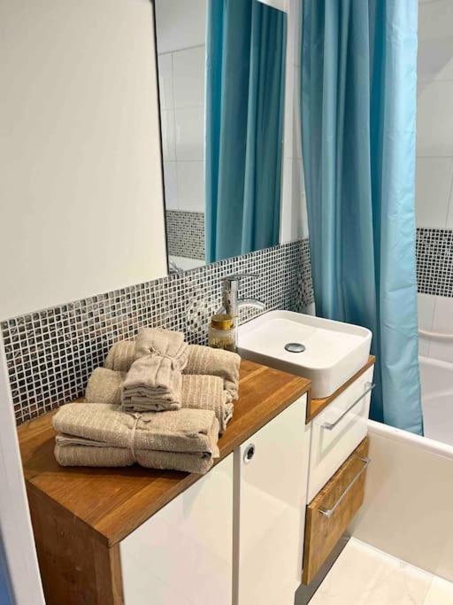 Charmant Studio Pour 3 Personnes Vallauris Ngoại thất bức ảnh
